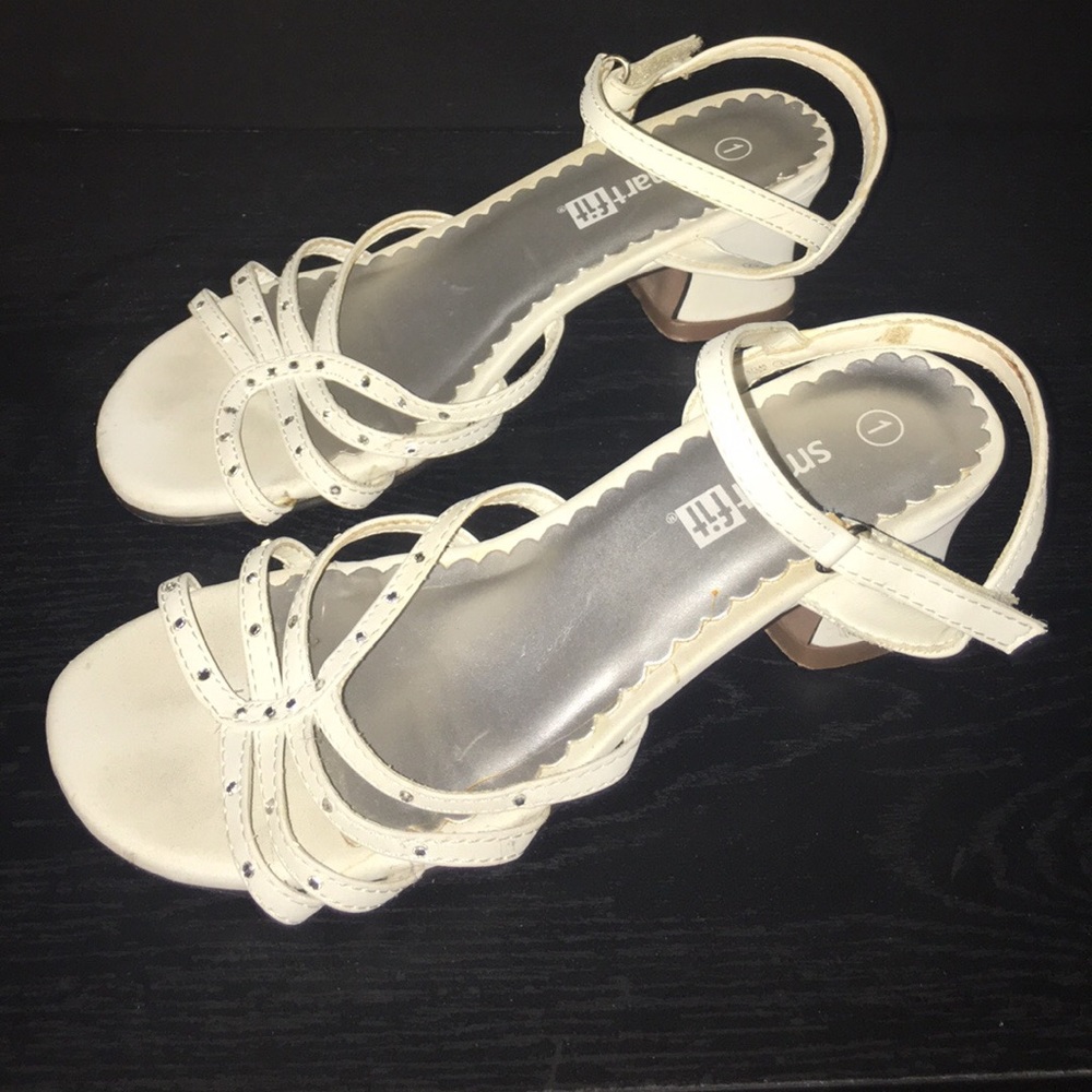 SmartFit Girls Size 1 Adjustable White Sandal